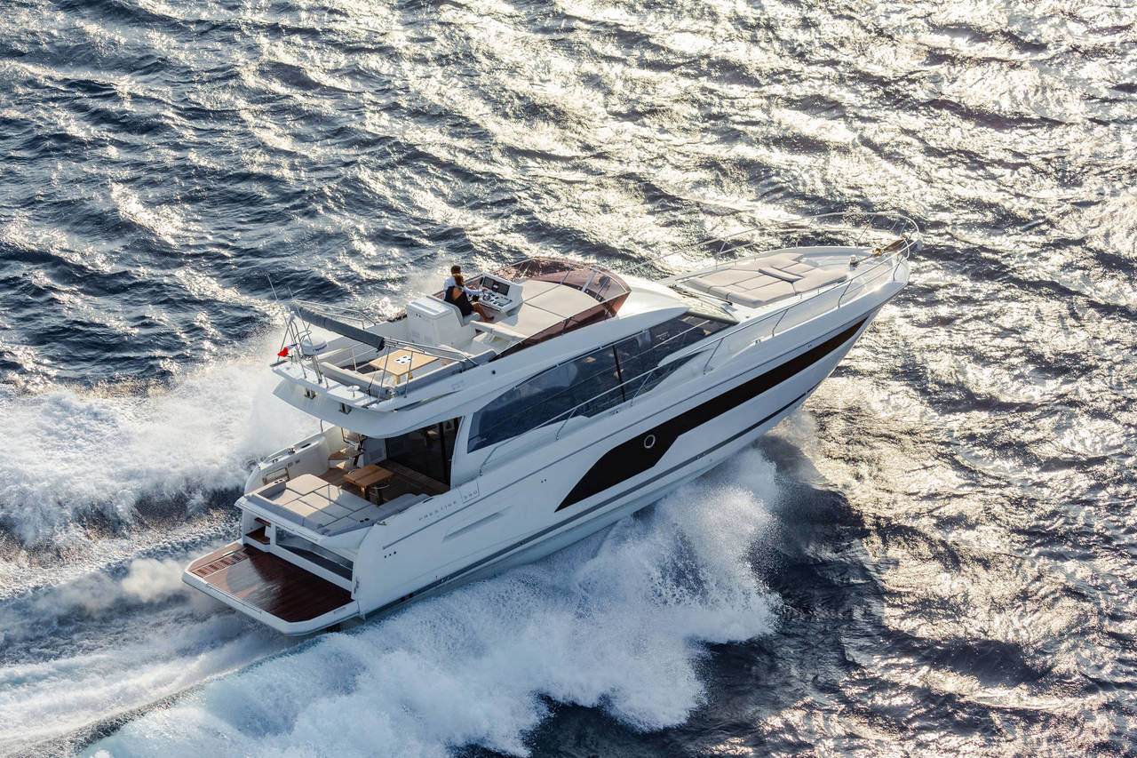 PRESTIGE YACHT 590 F