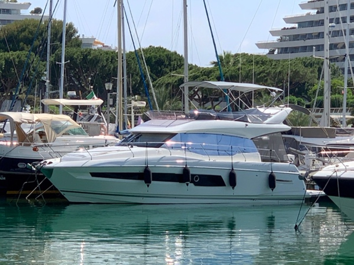 PRESTIGE 460 FLY
