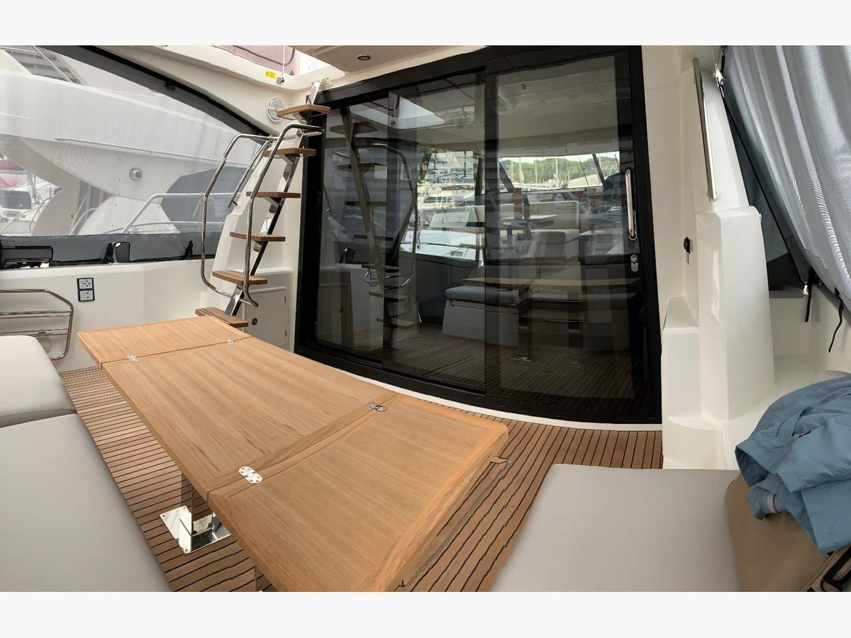 PRESTIGE 460 FLY