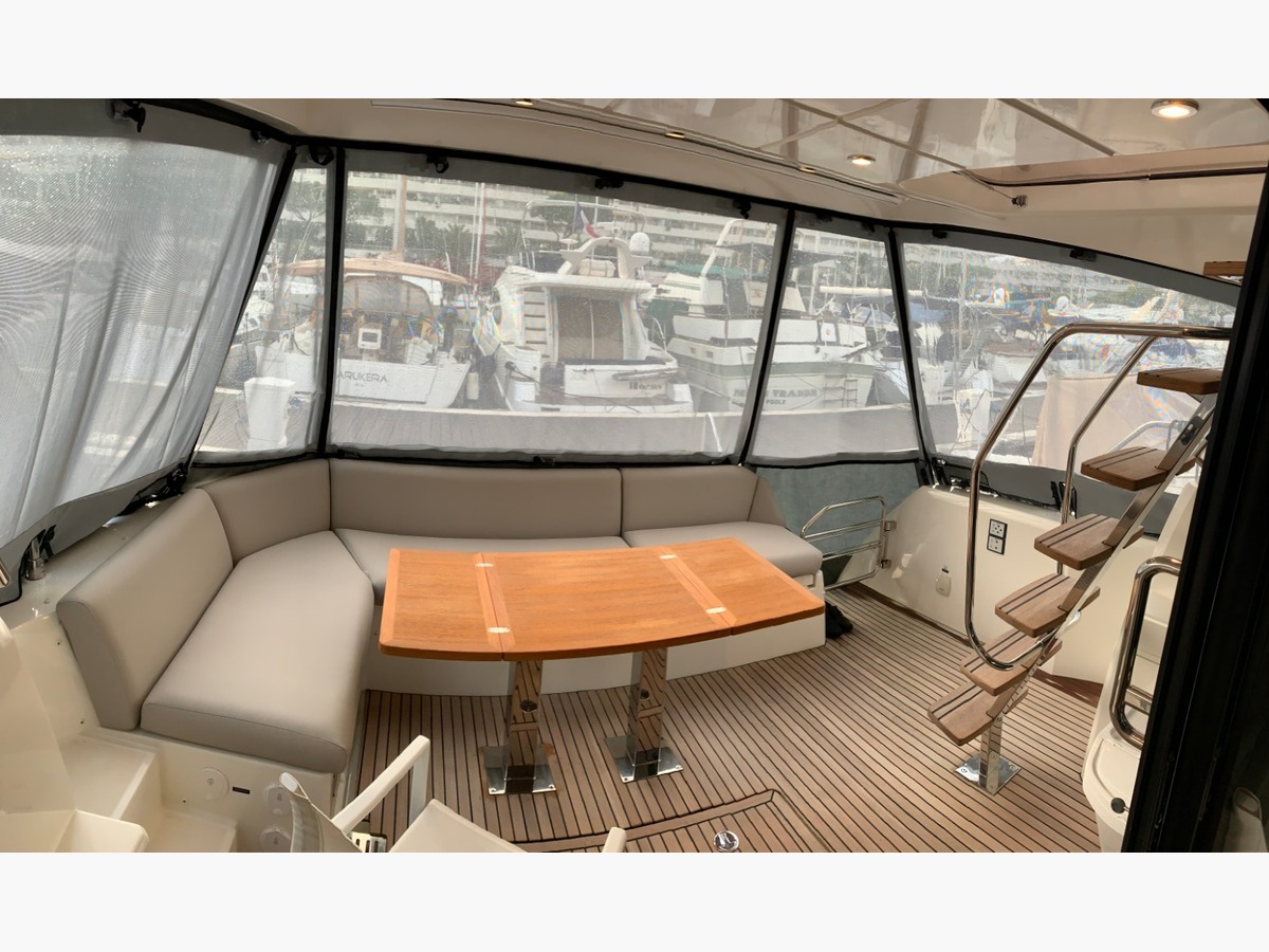 PRESTIGE 460 FLY