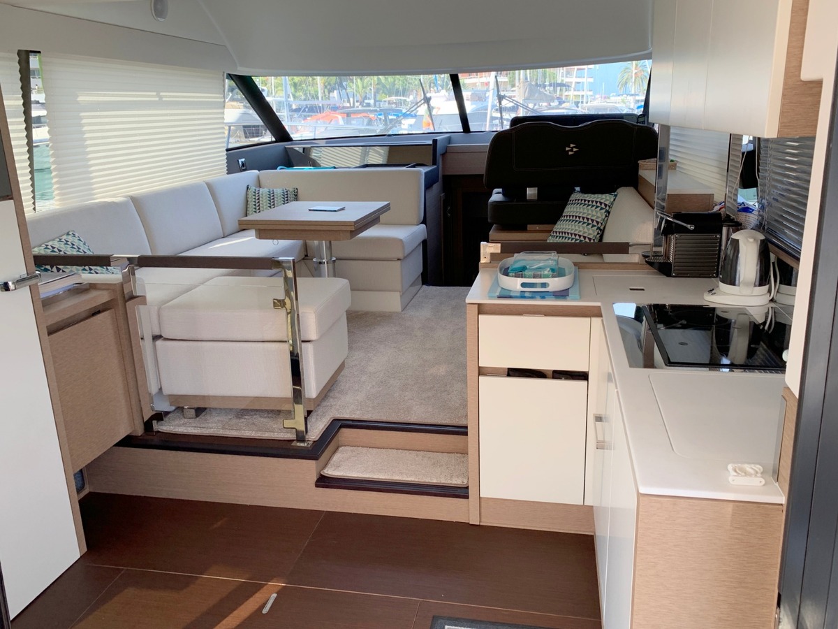 PRESTIGE 460 FLY
