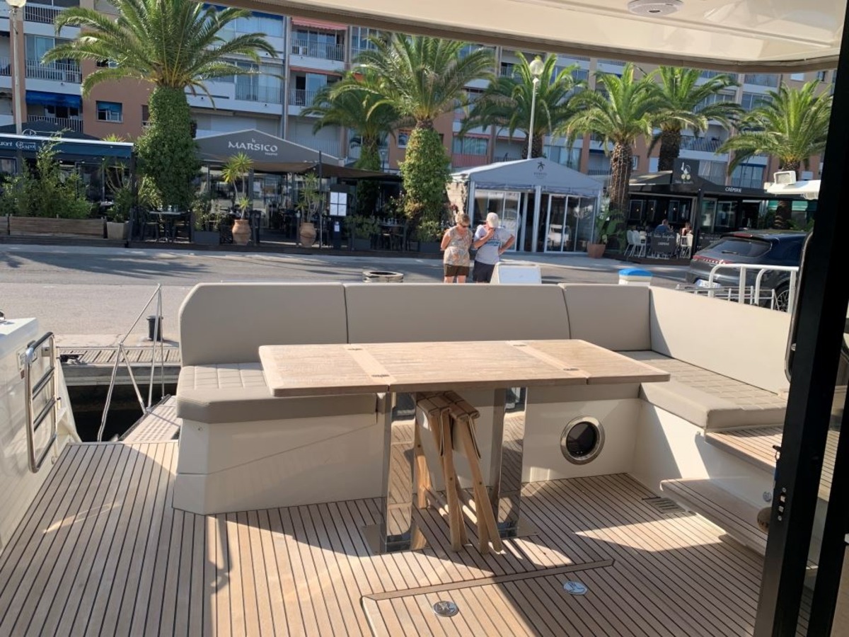 PRESTIGE 520 FLY