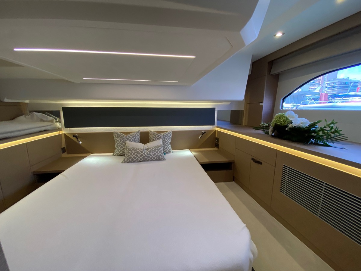PRESTIGE 420 FLY