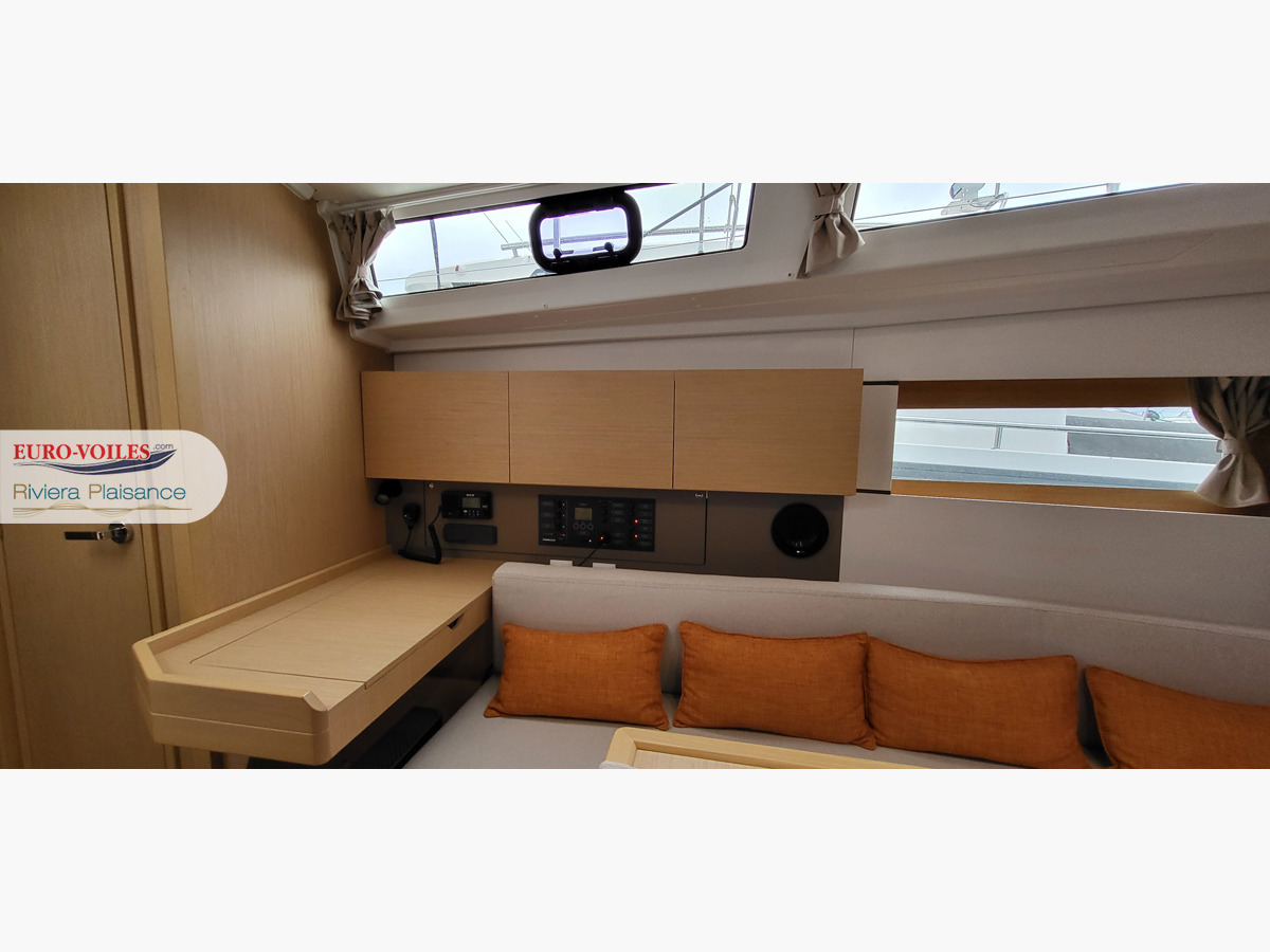 OCEANIS 38.1
