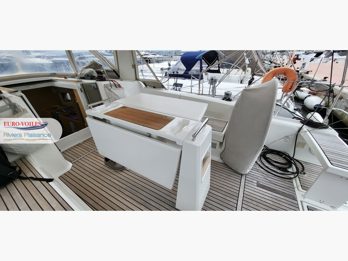 OCEANIS 38.1