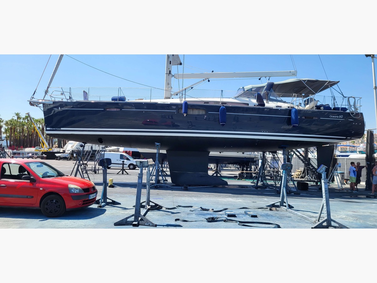 OCEANIS 60