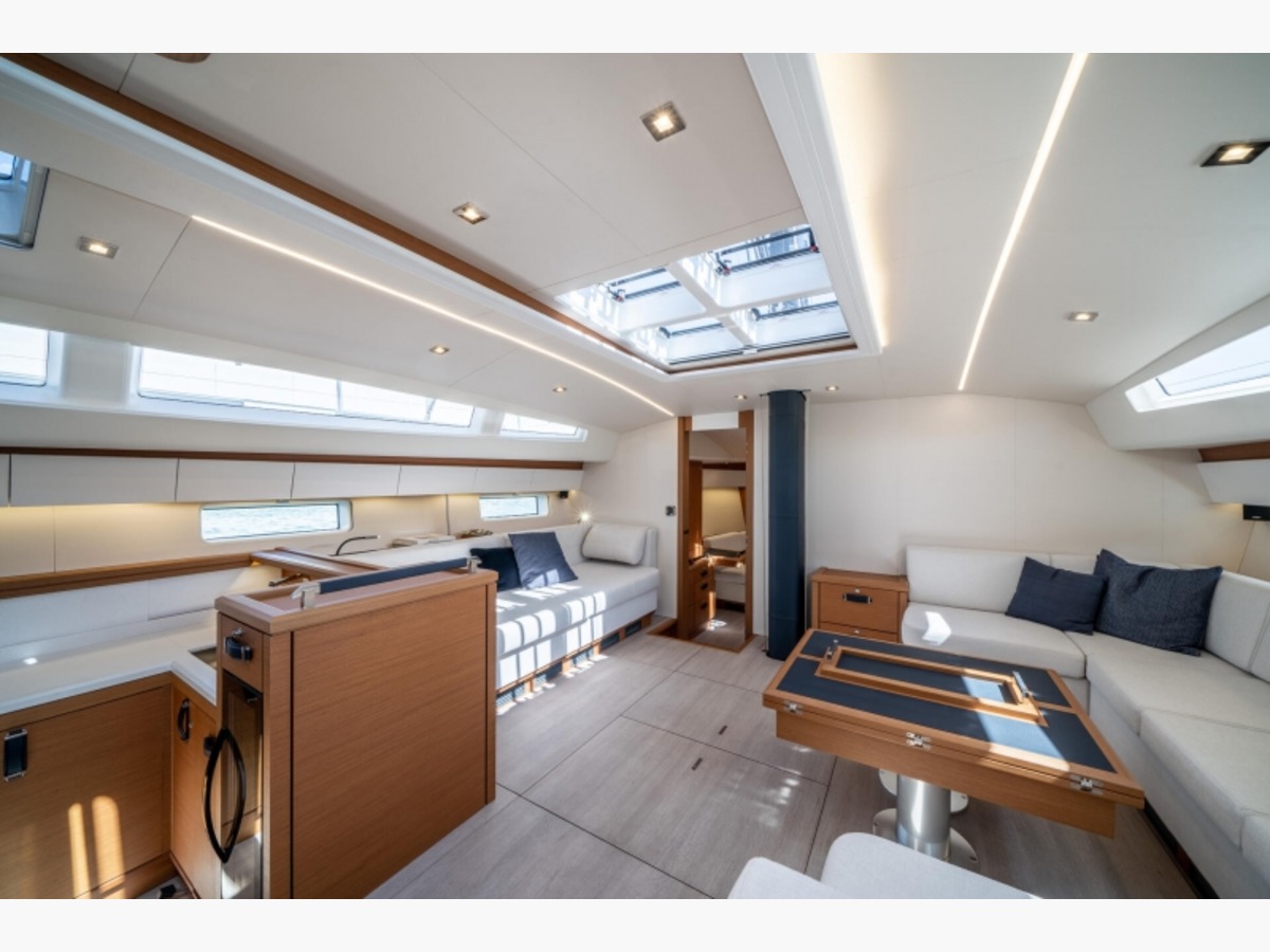 JEANNEAU YACHT 65