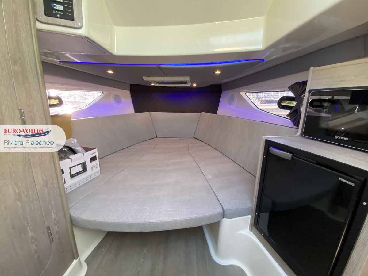 QUICKSILVER 875 SUNDECK