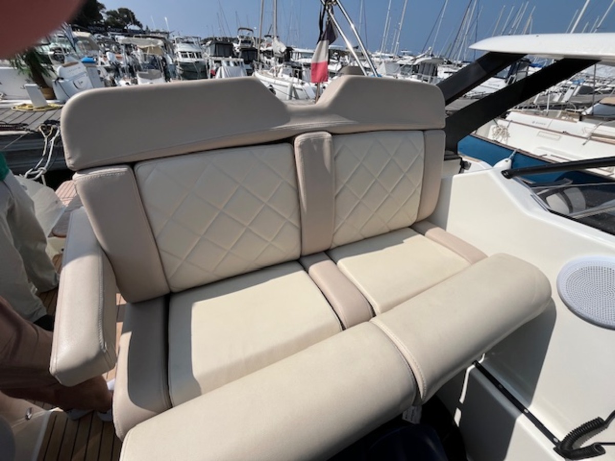 QUICKSILVER 875 SUNDECK