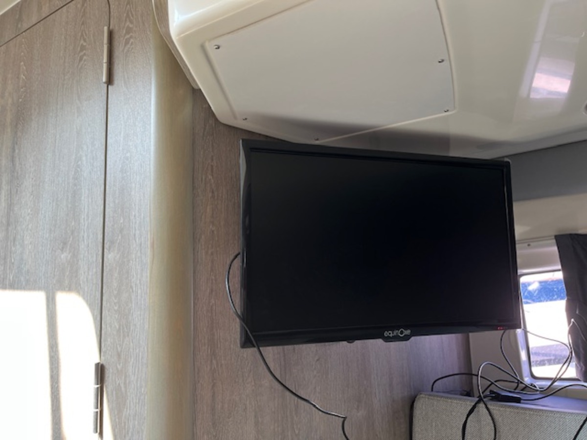ACTIV 875 SUNDECK