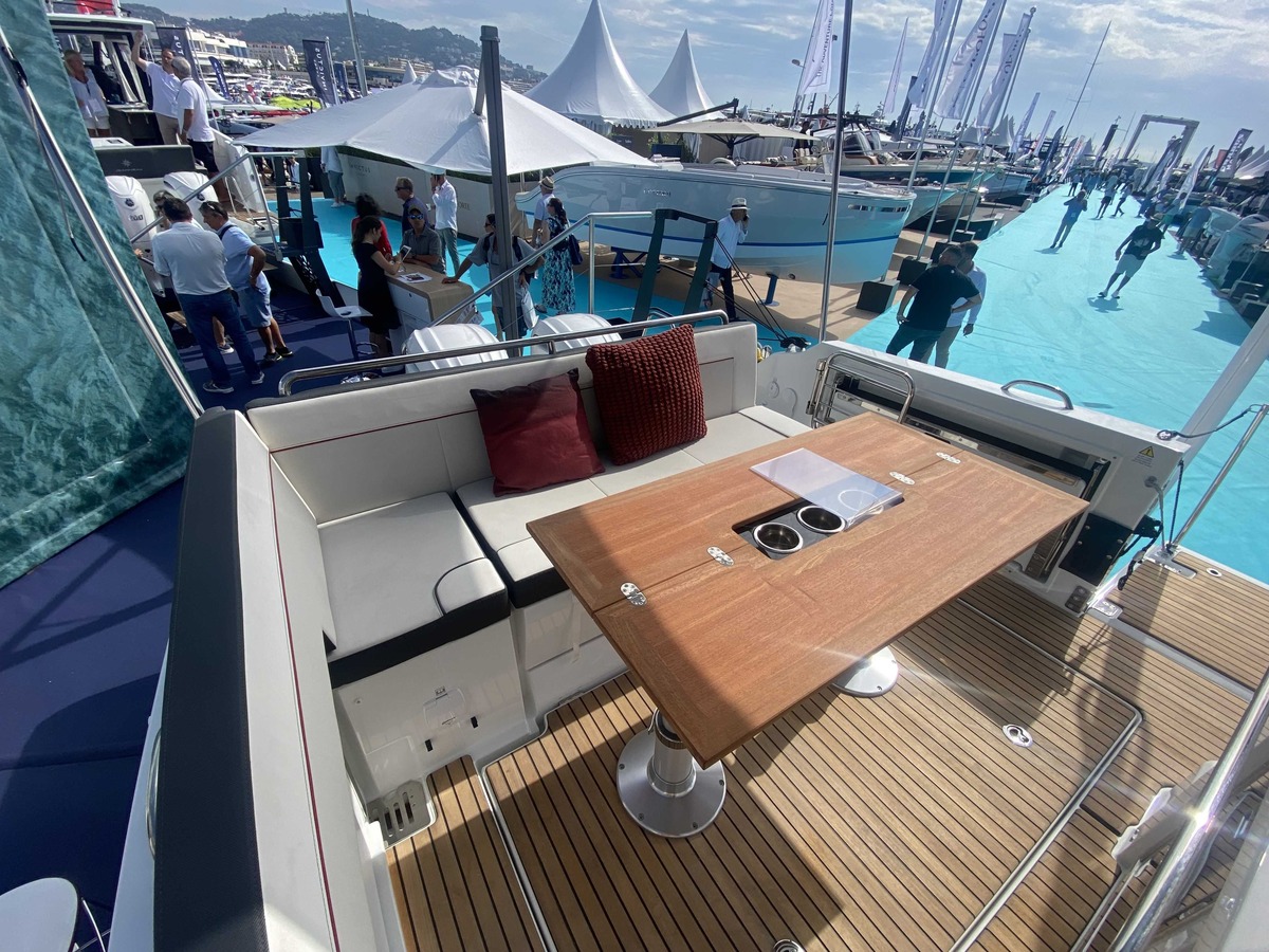 CAP CAMARAT 9.0 WA S�rie 2