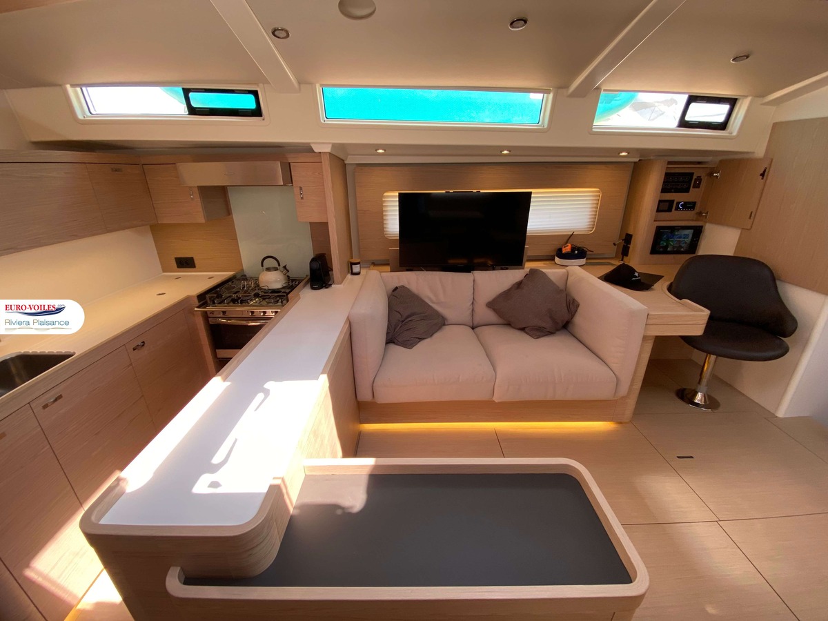 OCEANIS 60