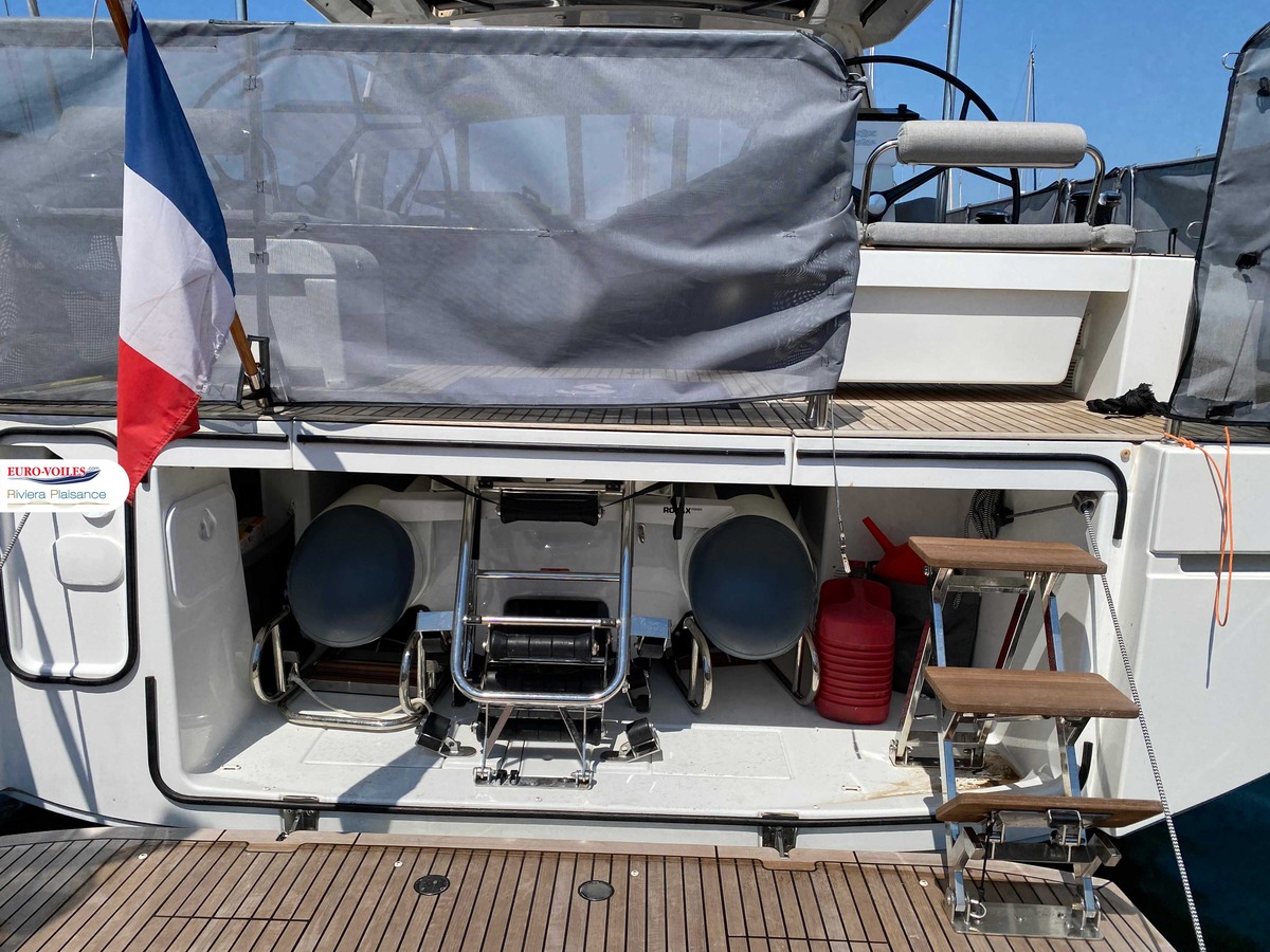 OCEANIS 60