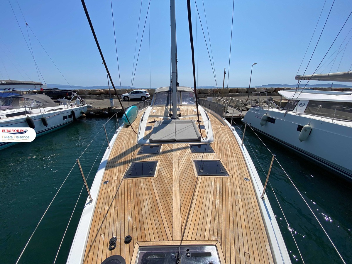 OCEANIS 60