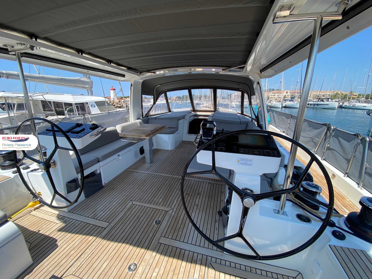 OCEANIS 60