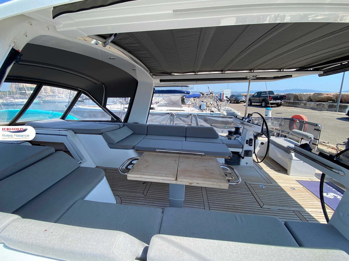 OCEANIS 60