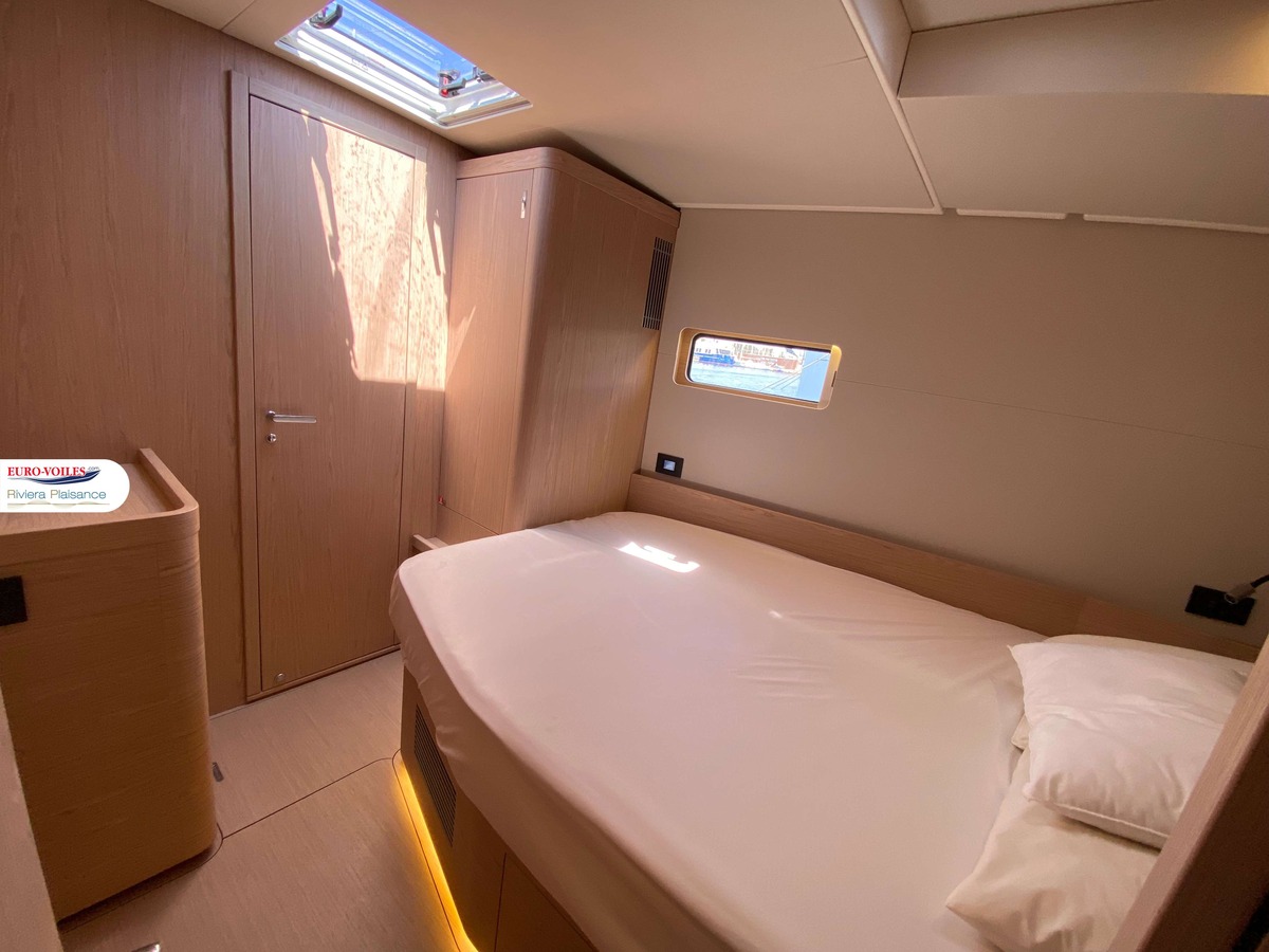OCEANIS 60
