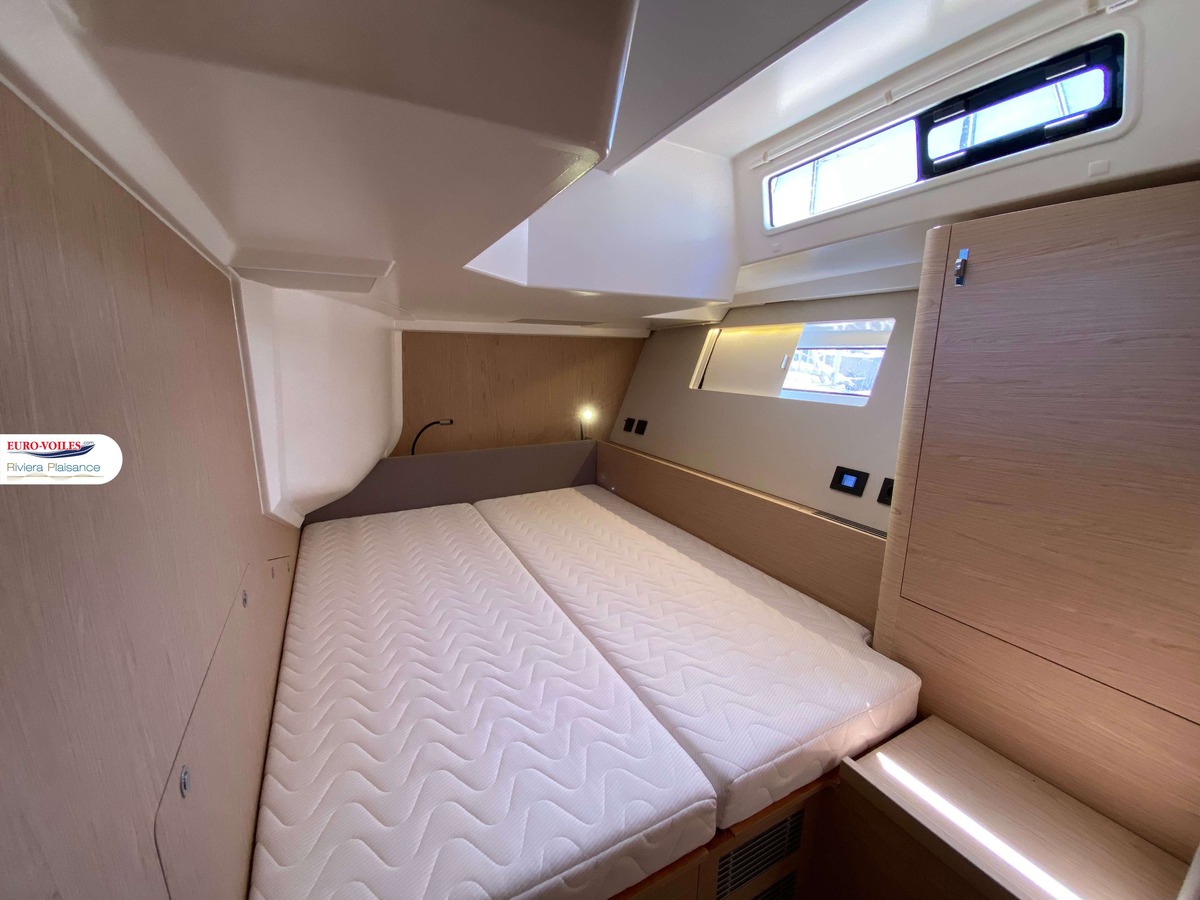 OCEANIS 60