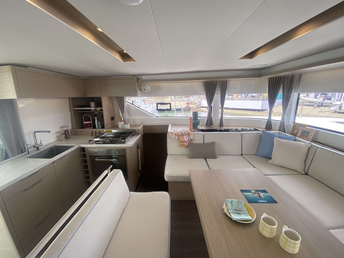 LAGOON 51