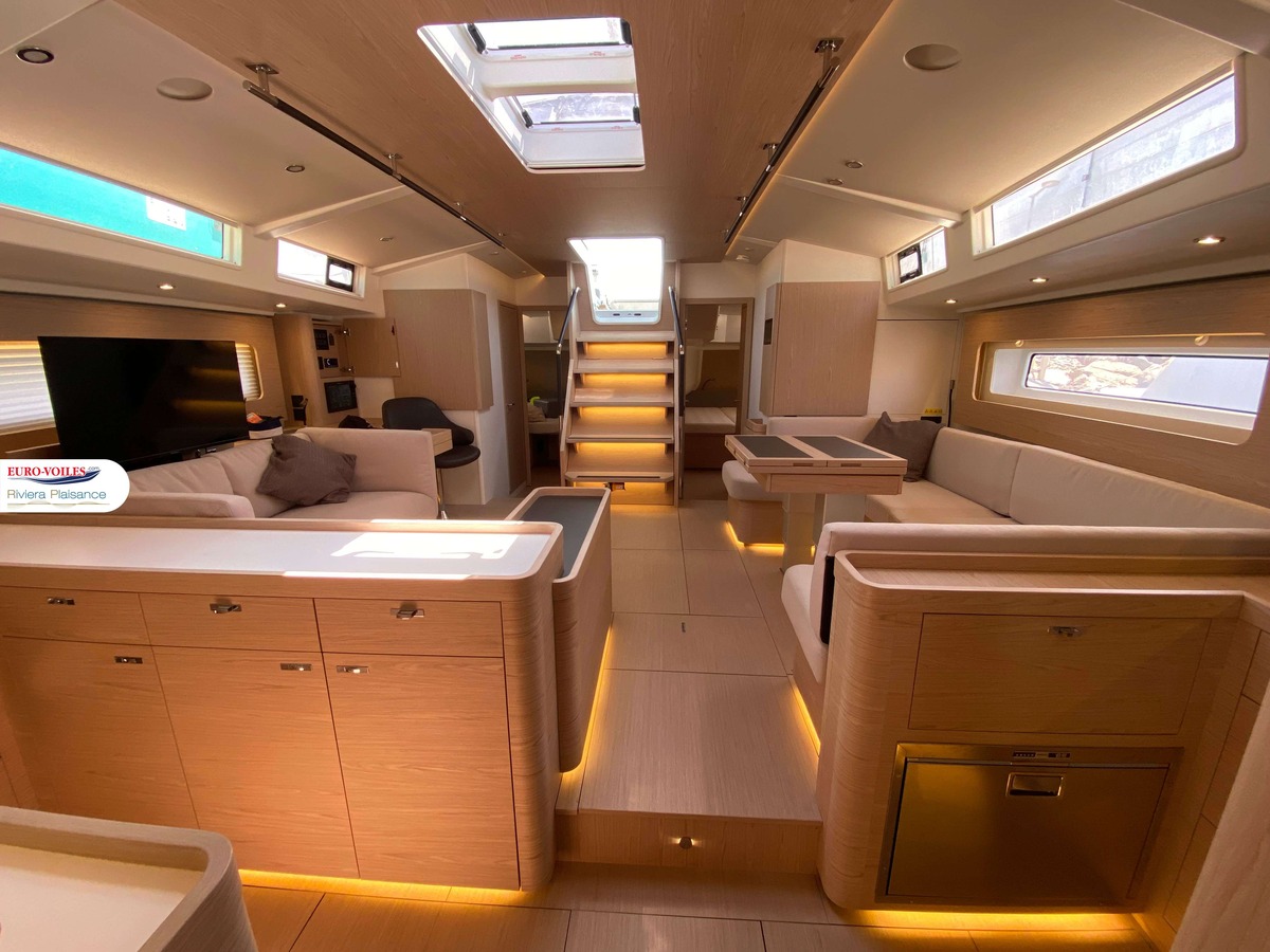 OCEANIS 60