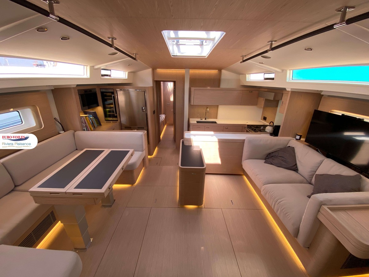 OCEANIS 60