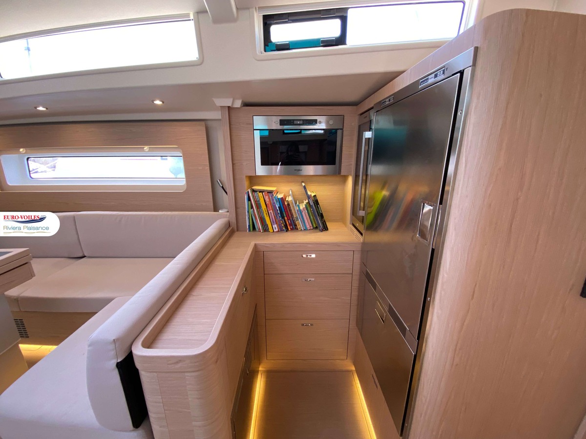 OCEANIS 60