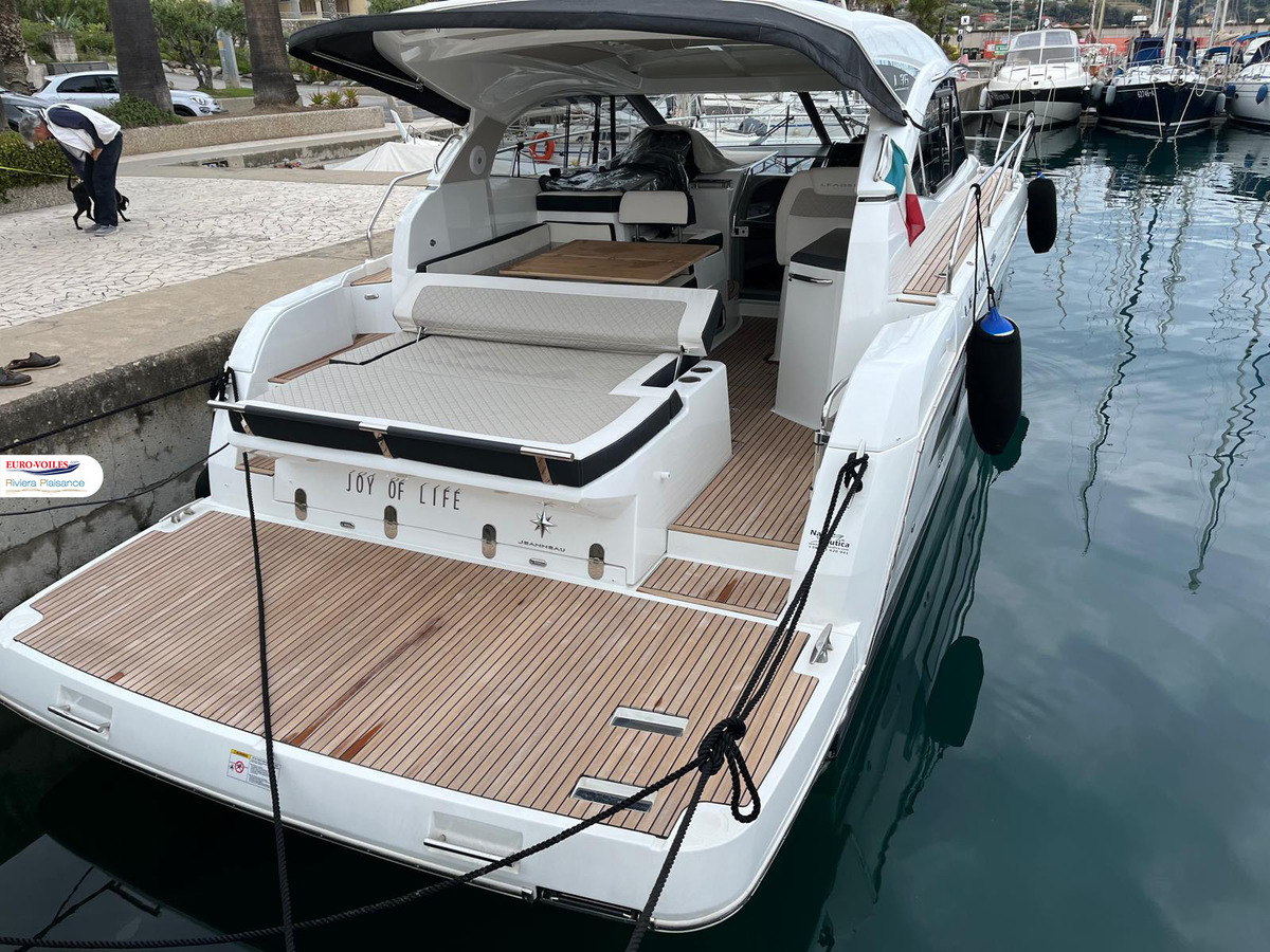 LEADER 36