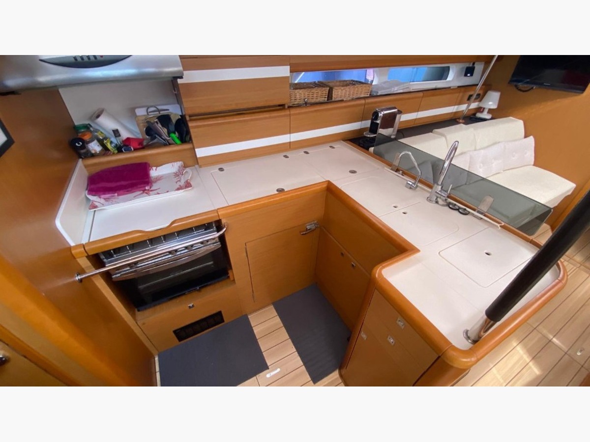 jeanneau  53