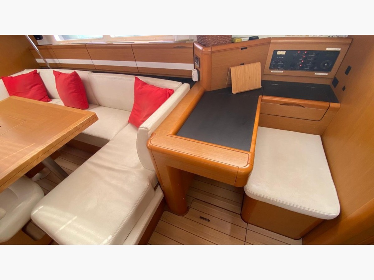 jeanneau  53