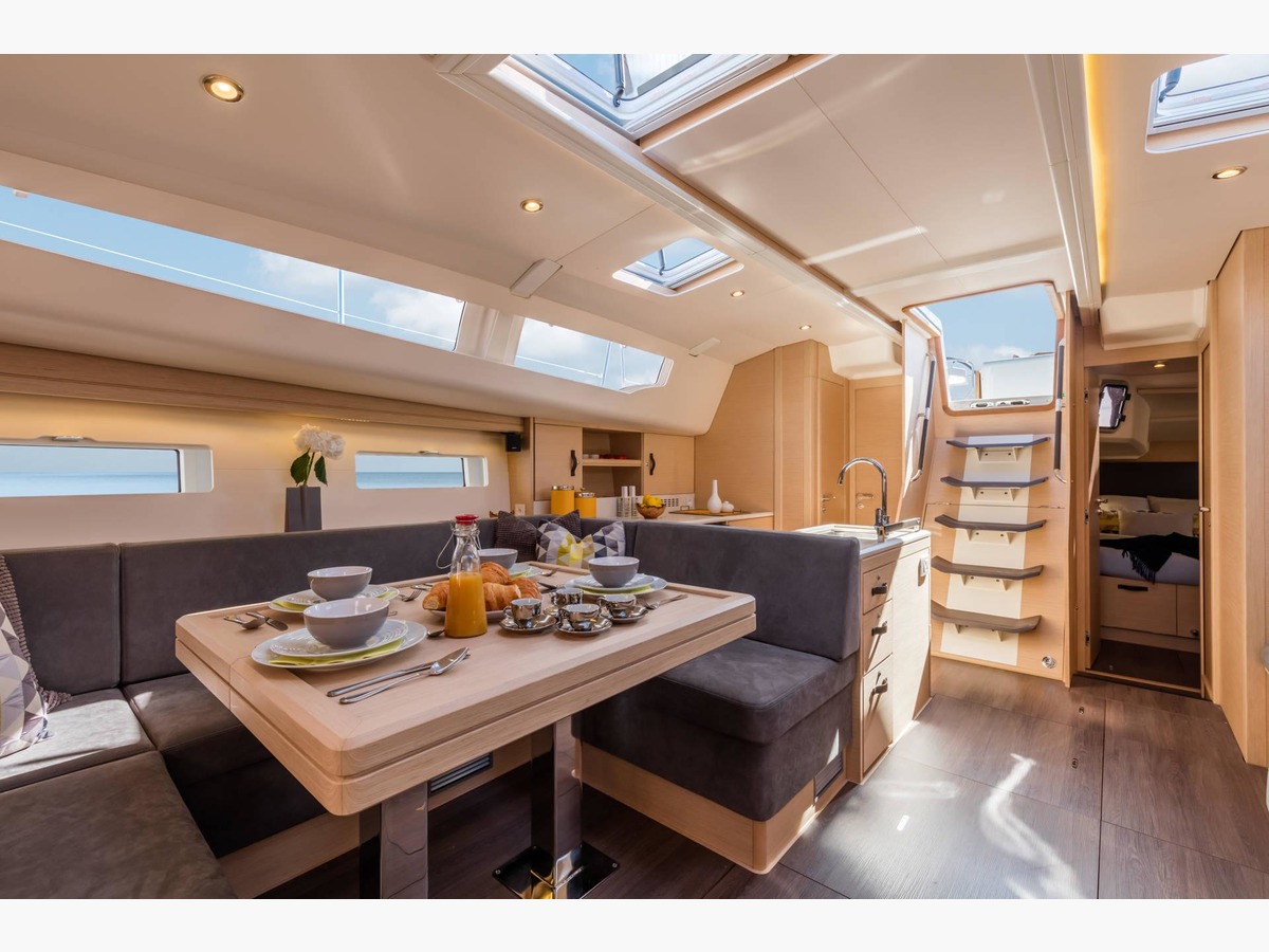 JEANNEAU YACHT 51