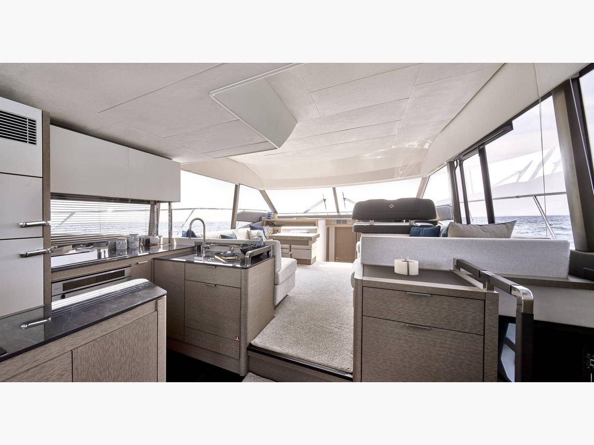 PRESTIGE 590 FLY
