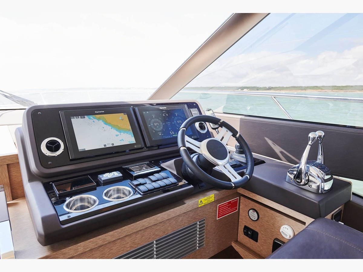 PRESTIGE 590 FLY