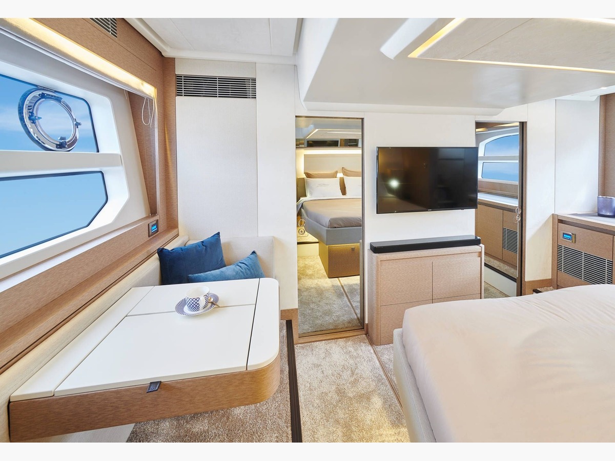 PRESTIGE 590 FLY