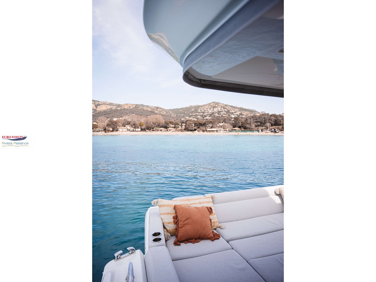 PRESTIGE 590 FLY