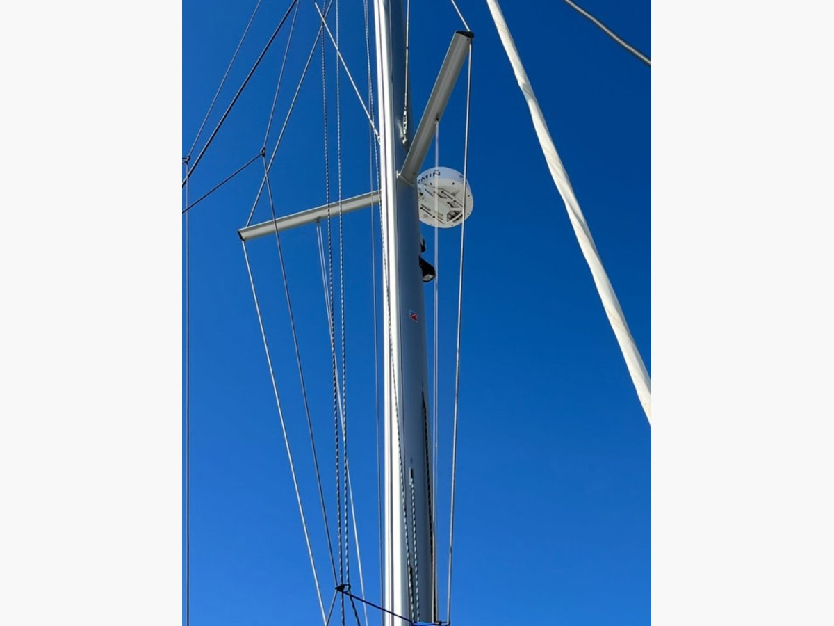 AURA 51