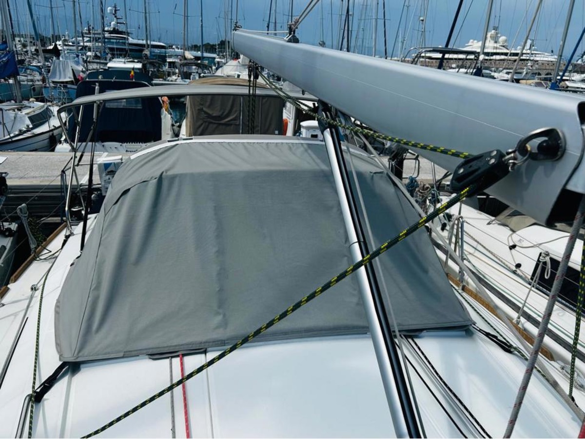 OCEANIS 38.1