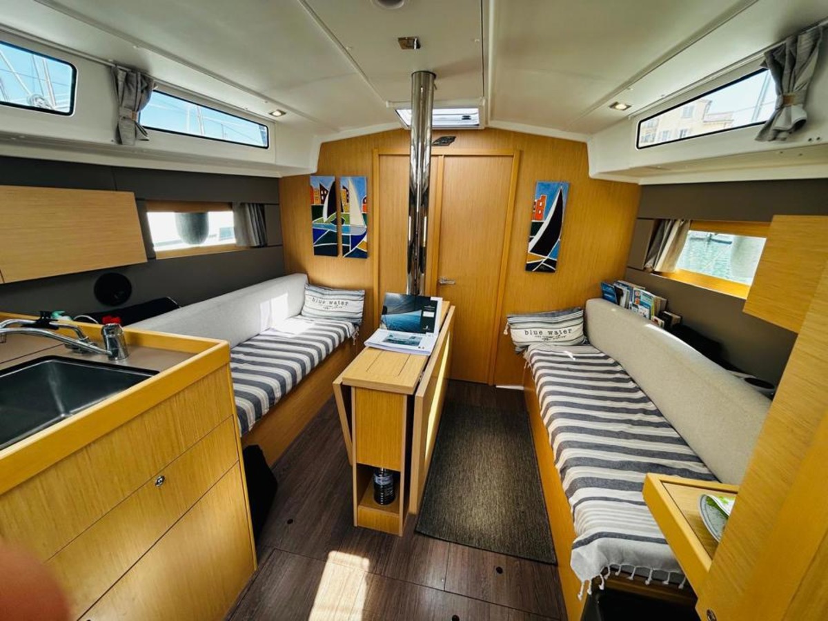 OCEANIS 38.1