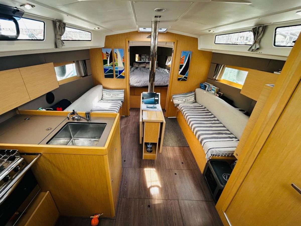 OCEANIS 38.1