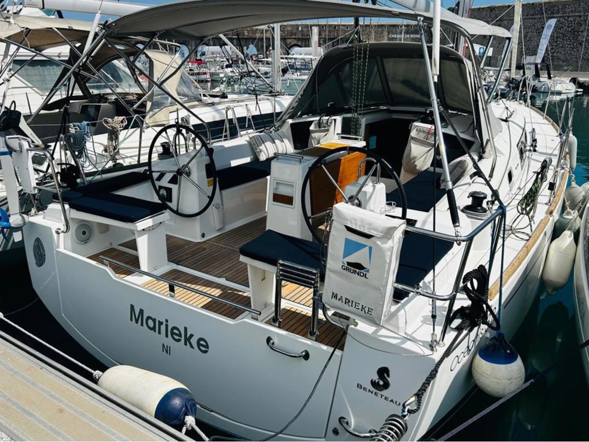 OCEANIS 38.1