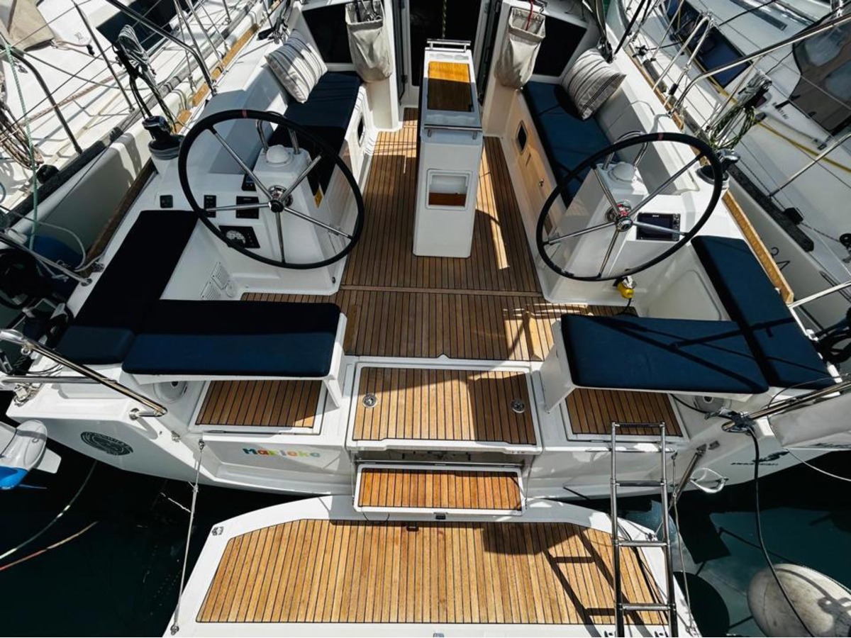 OCEANIS 38.1