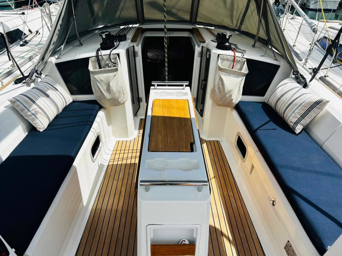 OCEANIS 38.1
