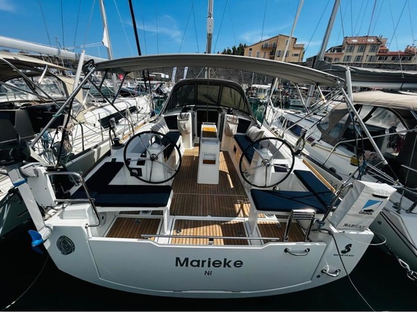 OCEANIS 38.1