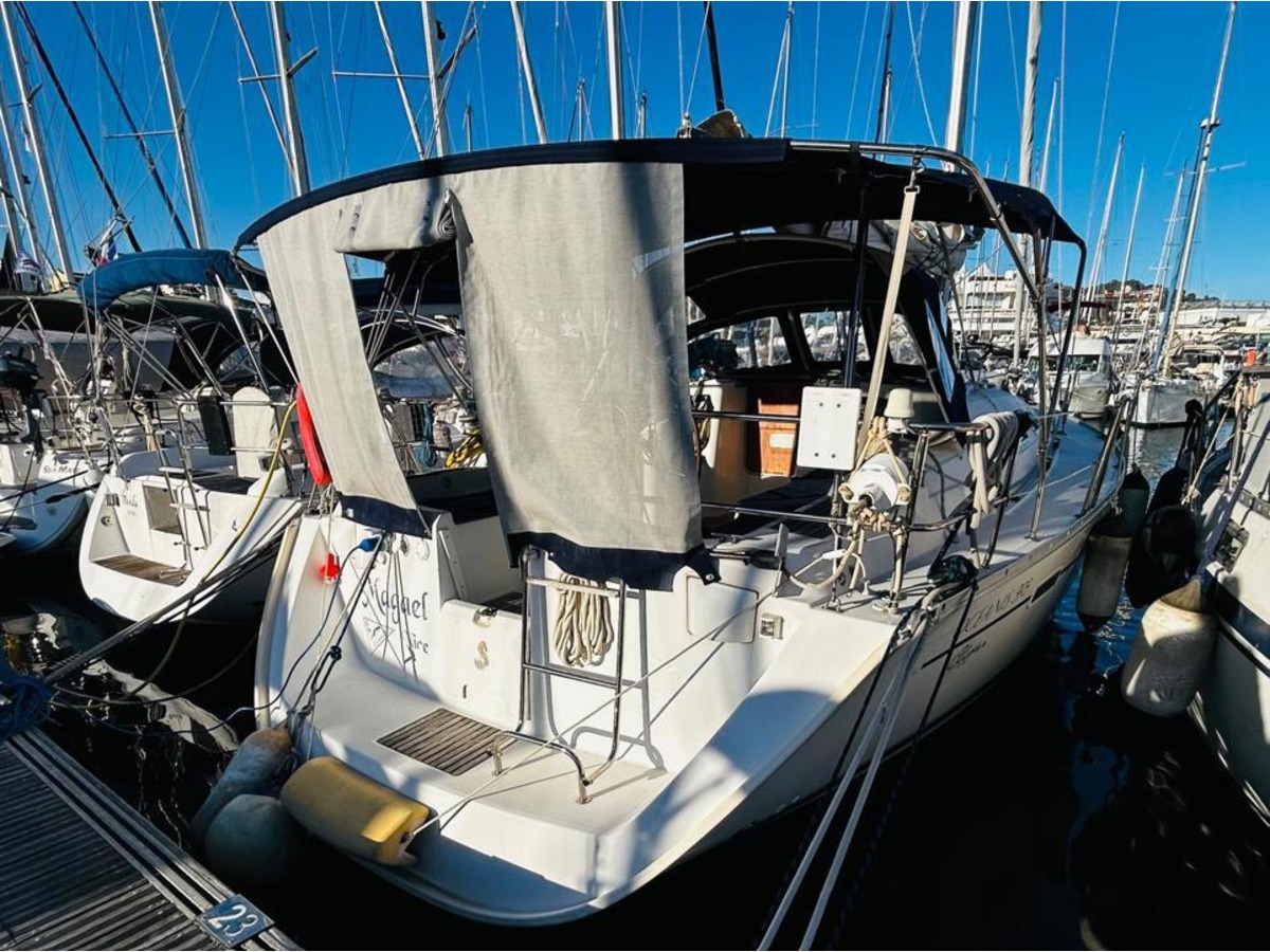 OCEANIS 393