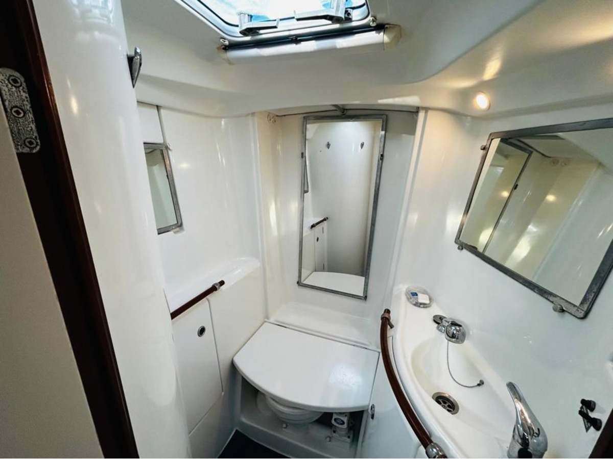 OCEANIS 393