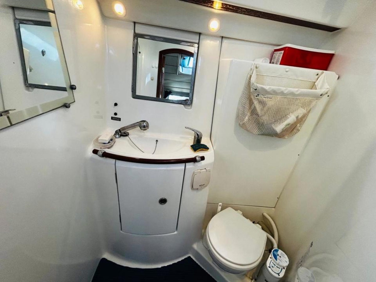 OCEANIS 393