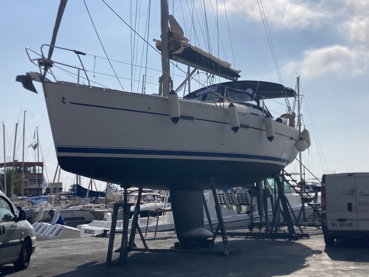 OCEANIS 393