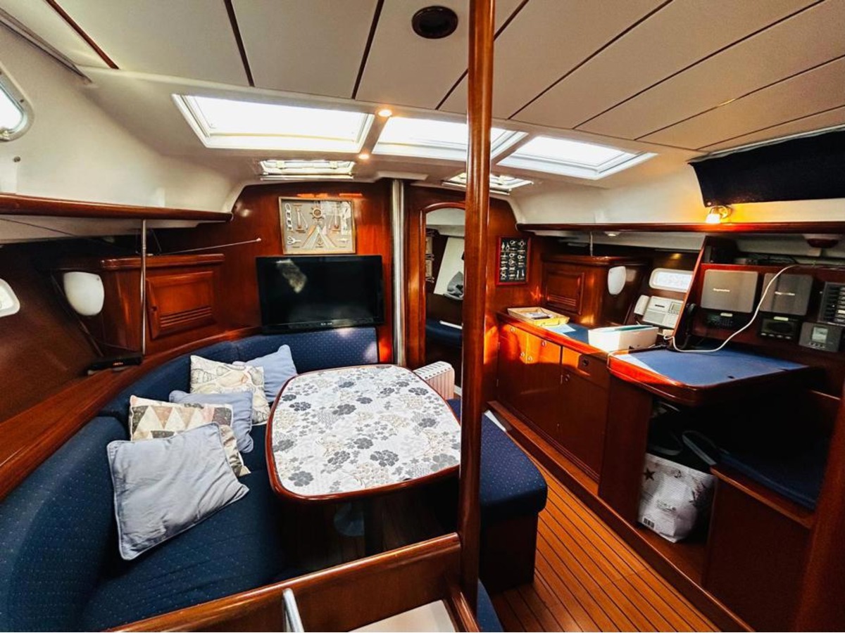 OCEANIS 393