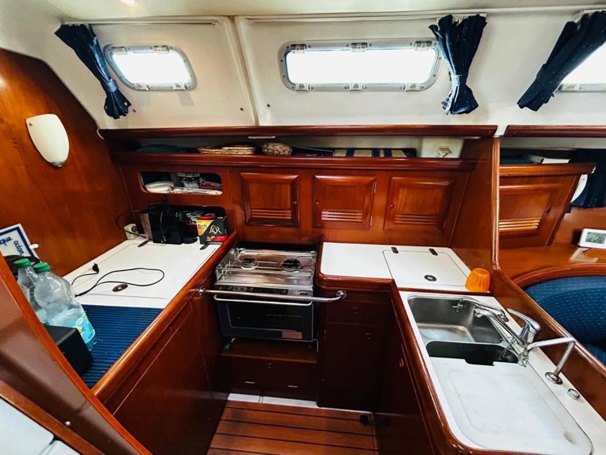 OCEANIS 393