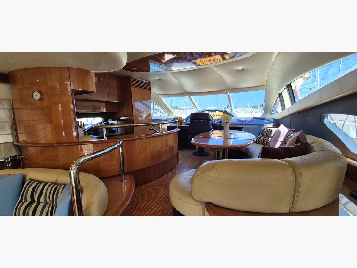 AZIMUT 62 FLY