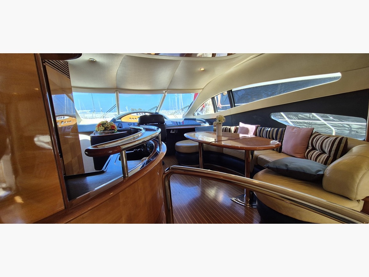 AZIMUT 62 FLY